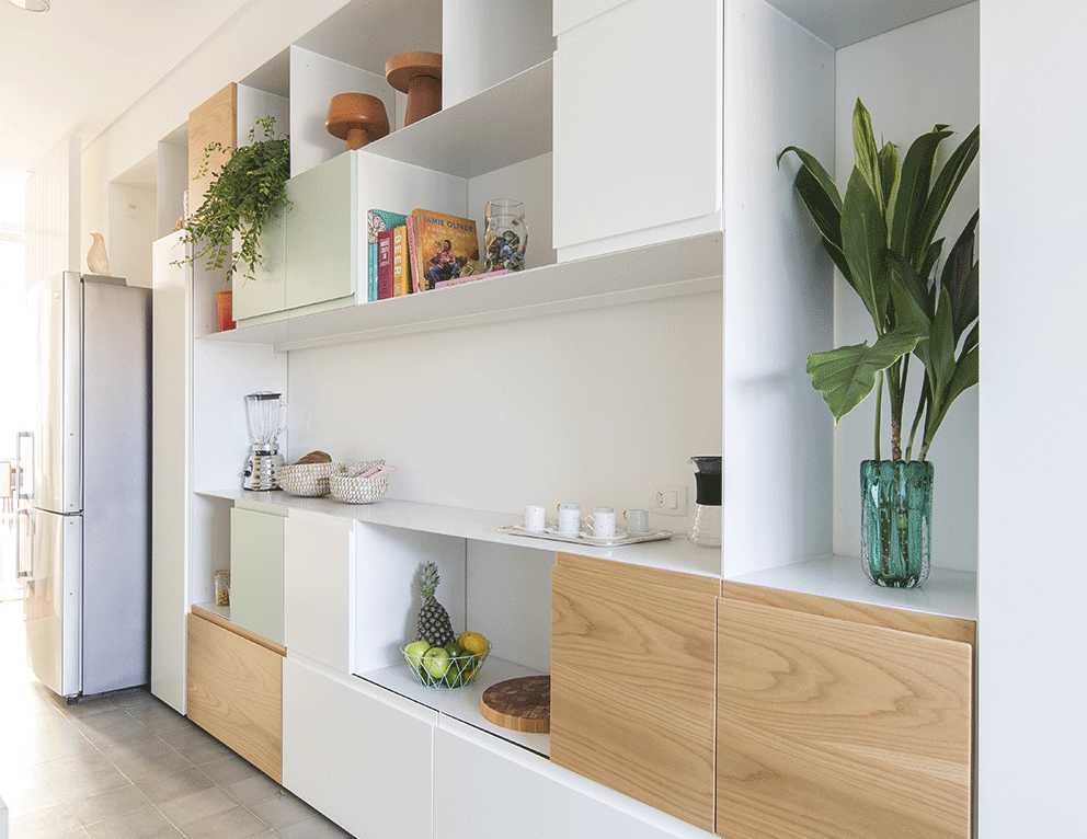Apartamento Edu e Clarissa cozinha, movel de serralheria, nichos de madeira