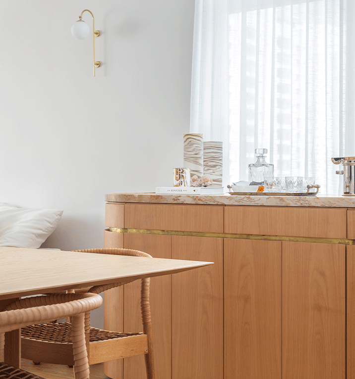 Apartamento da Flavia, jantar e bar, moveis de madeira