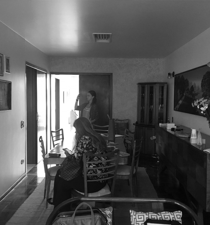 Foto de antes da reforma da Casa Lareira: sala de jantar com móveis antigos